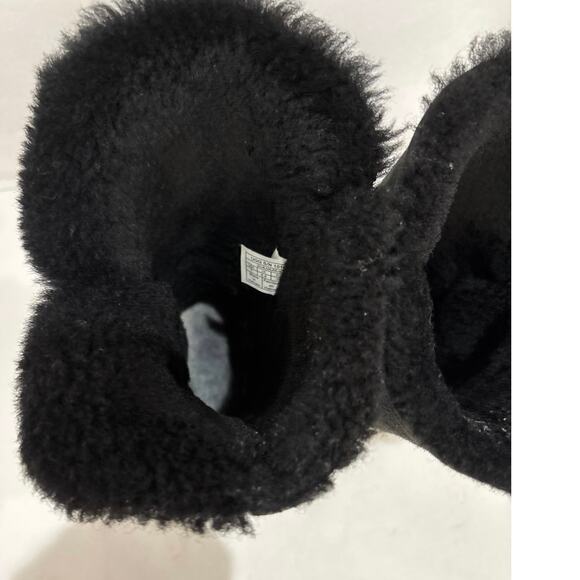 UGG Black Suede 3 Button Bailey Tall Sheepskin Boots Women's Size 7 - Picture 6 of 10